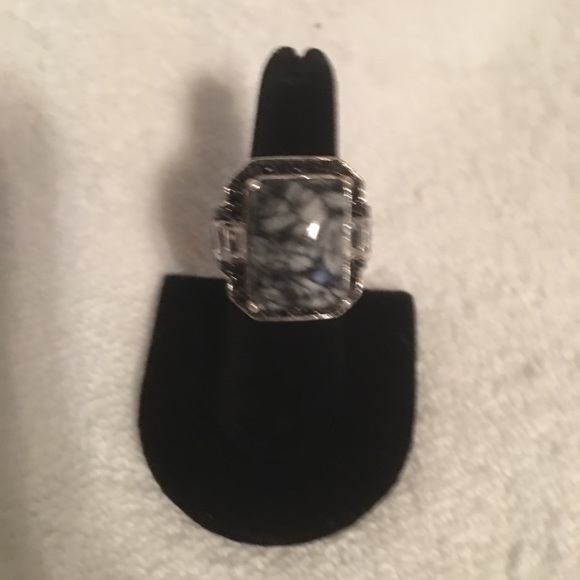 Ring - Picture 2 of 4